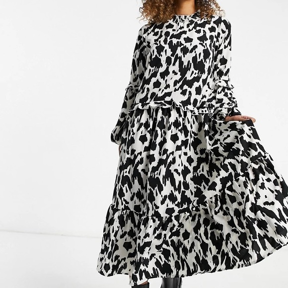 Missguided Dresses & Skirts - NEW Missguided black white Animal print dress long sleeve Midi Smock Size 12